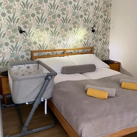 Sloneczna 18 *